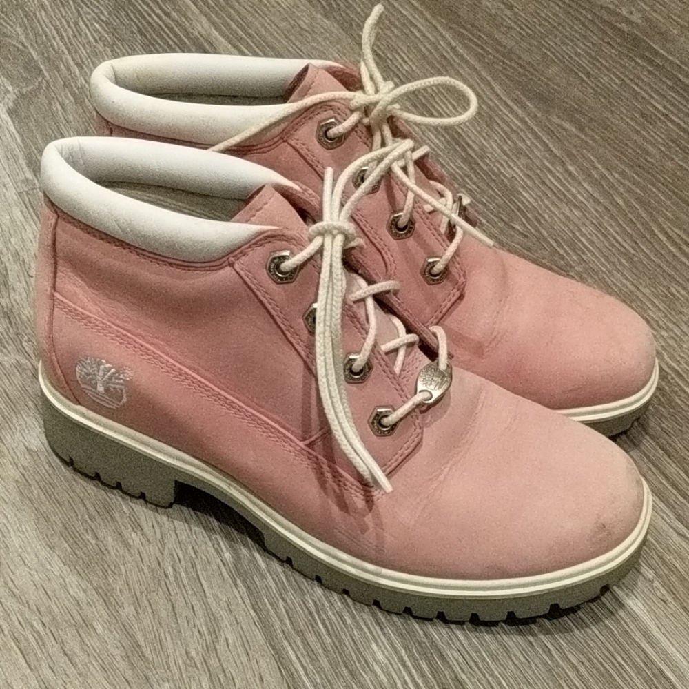 Size 6.5 blush Timberland boots